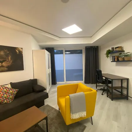 Habitación en casa particular Chice, Urbane Oase Mit Arbeitsplatz *