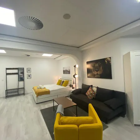 Chice, Urbane Oase Mit Arbeitsplatz * トロイスドルフ