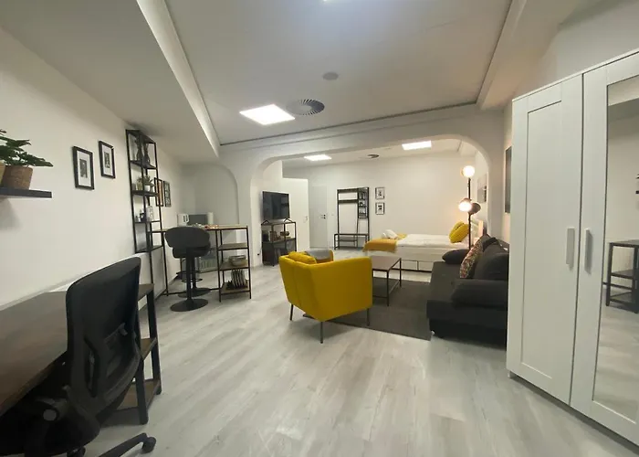 Chice, Urbane Oase Mit Arbeitsplatz *