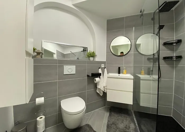 Chice, Urbane Oase Mit Arbeitsplatz *